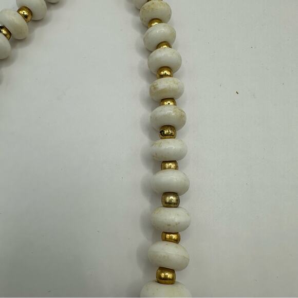 Napier Signed Vintage White Lucite Disc with Gold Spacers Choker Necklace - Picture 3 of 10